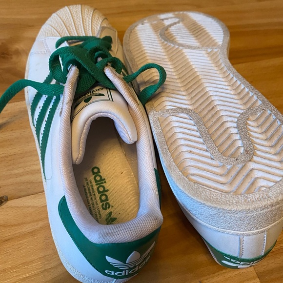 adidas shel toes white and green men’s 5.5 women’s 7.5 barely used! Very clean! - Picture 2 of 3